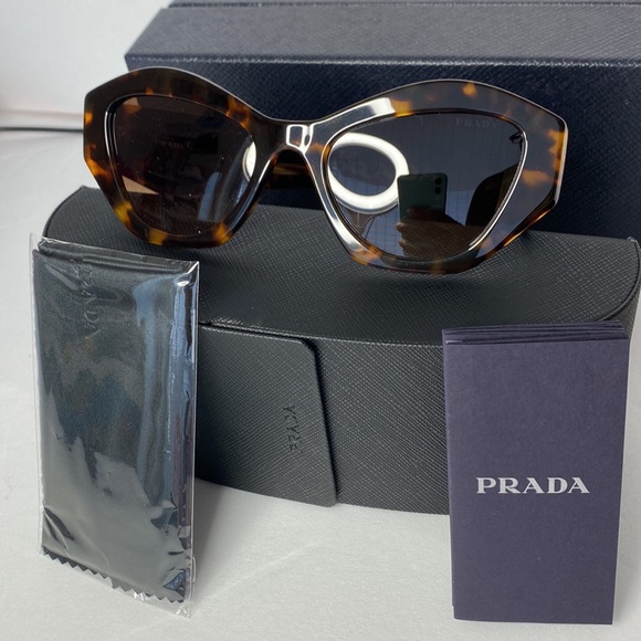 New-PRADA SPR07Y Cat Eye shape, crafted from premium Acetate. - Picture 9 of 15